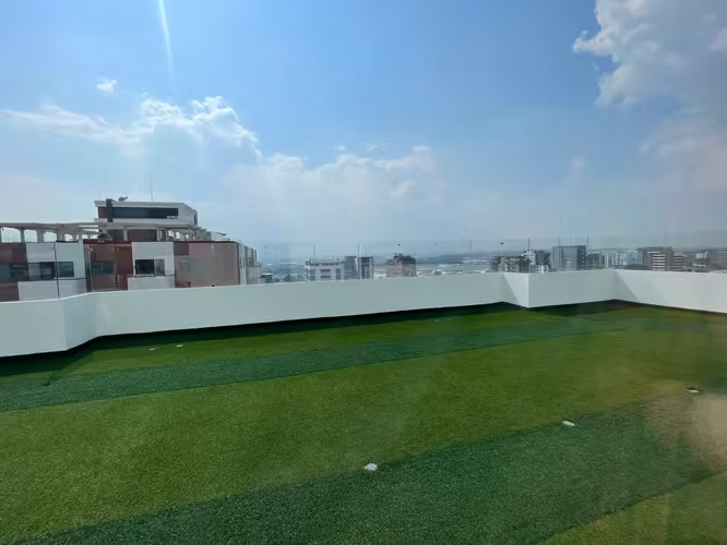Rento apartamento en Zona 14 EDIFICIO EXCLUSIVO ROOFTOP CON PISCINA