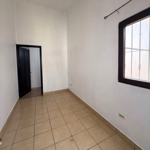 CASA ESTILO COLONIAL EN VENTA EN JARDINES DE SAN ISIDRO ZONA 16