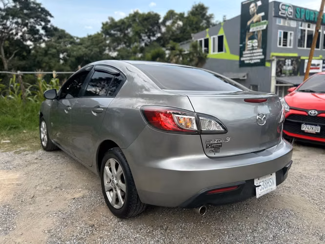 Mazda 3i 2010