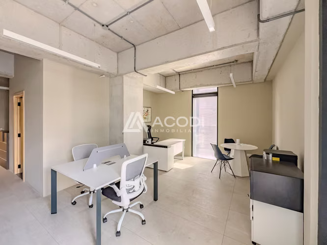 Oficina en Zona 10