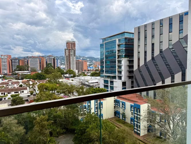 APARTAMENTO EN RENTA EN ZONA 10, ATARAH 