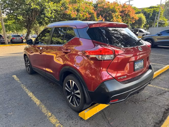 NISSAN KICKS SV 2019 | AUTOMÁTICA | Q80,000