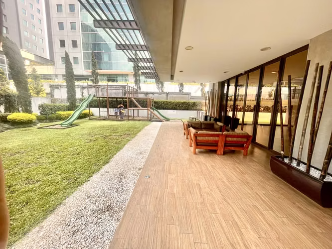 Zona 10 • Apartamento Amueblado en Renta • Edificio Veinti4