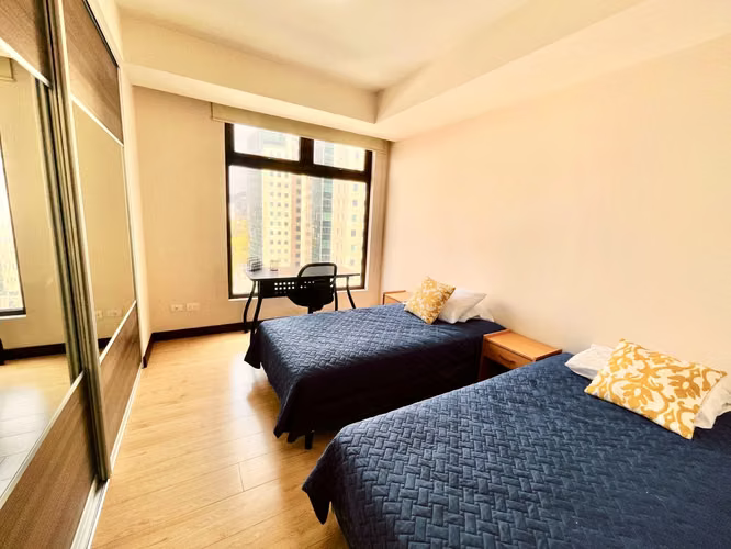 Zona 10 • Apartamento Amueblado en Renta • Edificio Veinti4