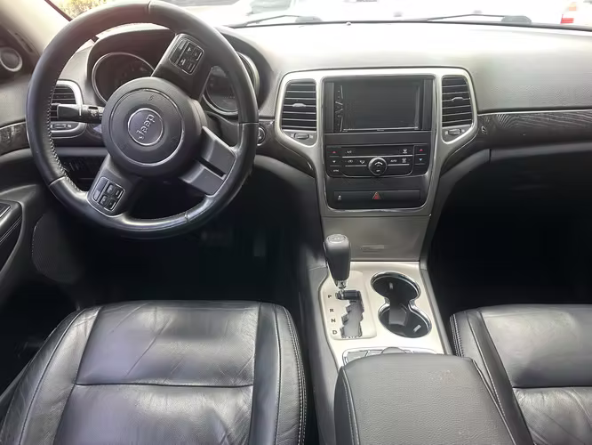 Jeep Grand Cherokee Laredo 2012 de Agencia Automática y Tiptronic 4x4 Bien Cuidada Full Equipo