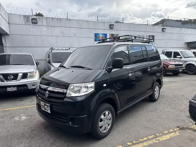 Microbús Suzuki Apv 2022 de Agencia Mecánico un Dueño con récord de Agencia Listo Para Trabajar Super Económico