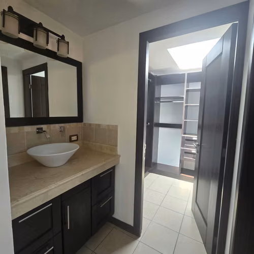 CASA EN RENTA EN VILLAS EUROPEAS KM 25.5 CARRETERA A EL SALVADOR