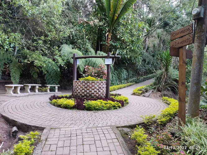 GANGA VENDO CASA CONDOMINIO LOS MANANTIALES 