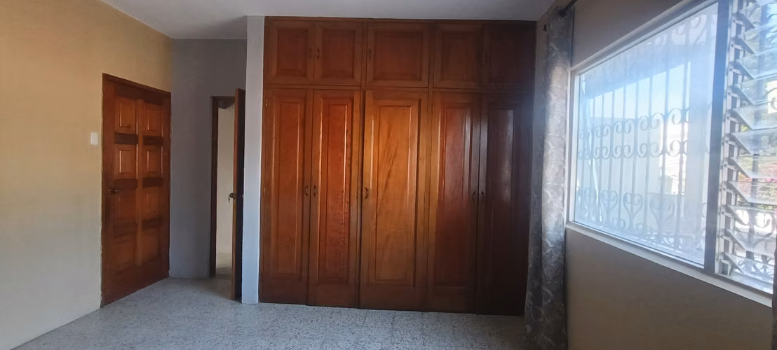 Alquilo habitación amueblada en colonia Bran zona 3 capital - Imagen 2