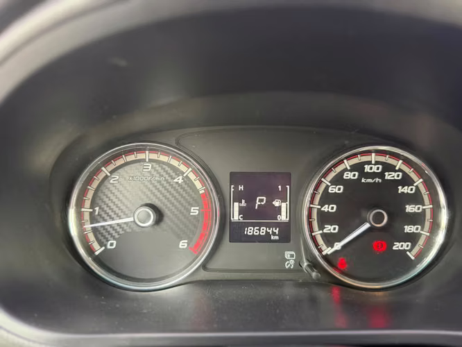 Mitsubishi l200 de agencia, precio negociable 
