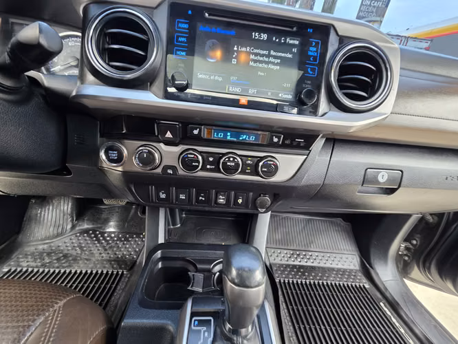 Toyota tacoma trd 4x4 mecánico,estandar modelo 2019 motor 3.5 mas inf  