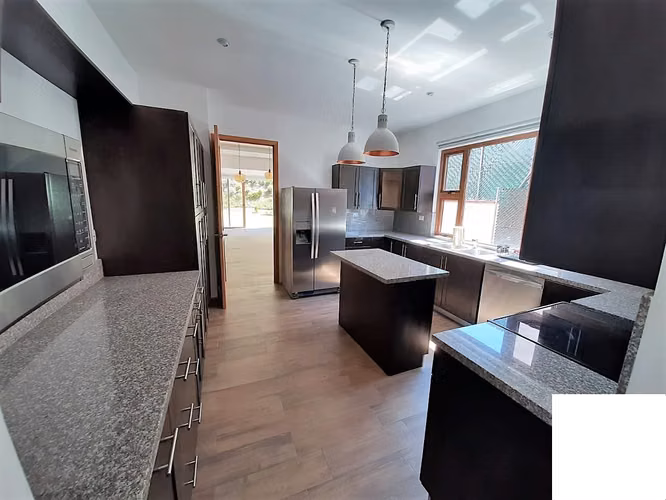 Casa en Renta 545 m² | 4 Dormitorios | Condominio Premium Km 12.5 Carretera a El Salvador