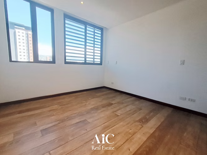 APARTAMENTO CON LÍNEA BLANCA,  EDIF. VHISTA, ZONA 15 - Miniatura 6