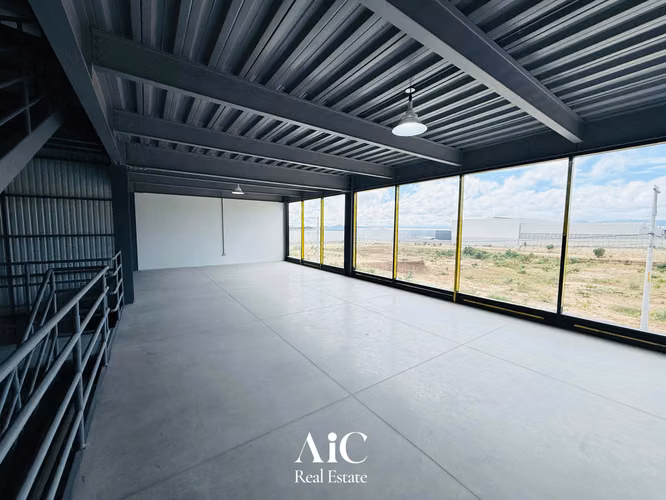 BODEGA C/ MULTIPLES AMBIENTES  665Mts2 / ZONA EMPRESARIAL NARANJO D6