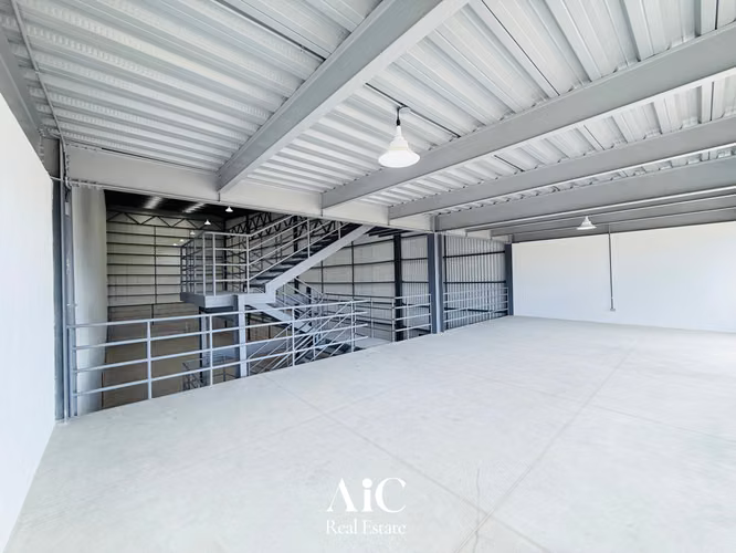 BODEGA C/ MULTIPLES AMBIENTES  665Mts2 / ZONA EMPRESARIAL NARANJO D6