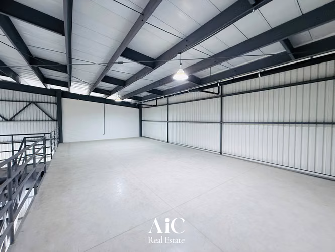 BODEGA C/ MULTIPLES AMBIENTES  665Mts2 / ZONA EMPRESARIAL NARANJO D6