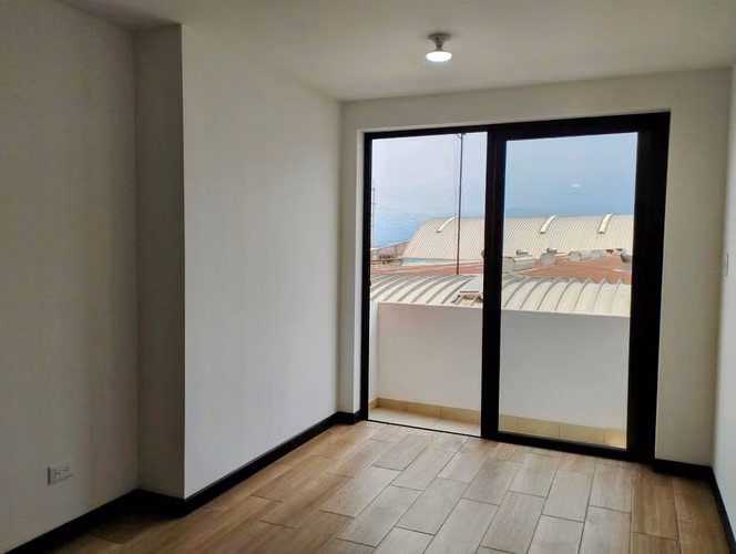 LINDO APARTAMENTO EN RENTA EN PETAPOLIS ZONA 12