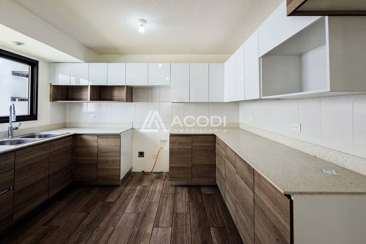 Casa en Hacienda de Las Flores, Zona 2 de Villa Nueva