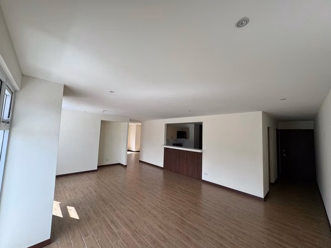 RENTO APARTAMENTO EN REFUGIO DE ALCALA ZONA 15 VHI ATRAS DE LA MULTIMEDICA