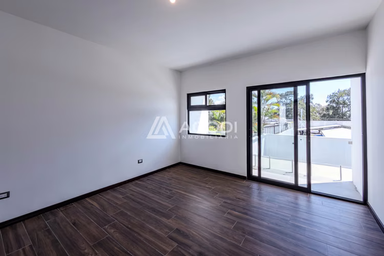Casa en San Cristóbal, Zona 8 de Mixco