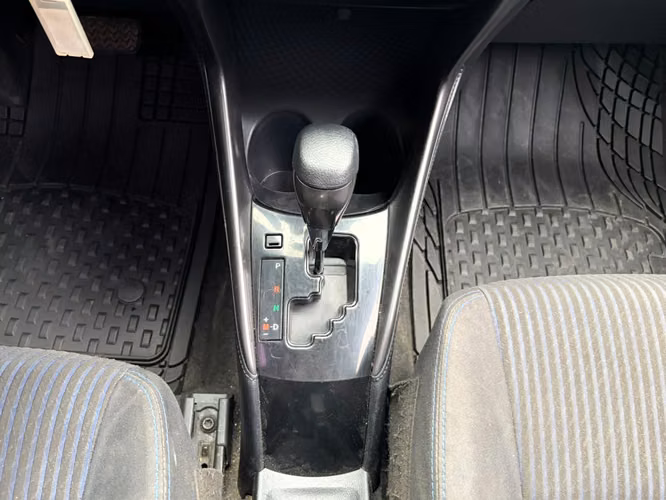 Toyota Yaris E de Agencia Modelo 2023