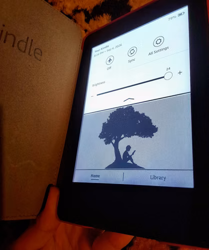 Kindle basica 10th edition 2019 6 pulgadas con luz frontal DILE ADIOS A LAS HOJAS!!