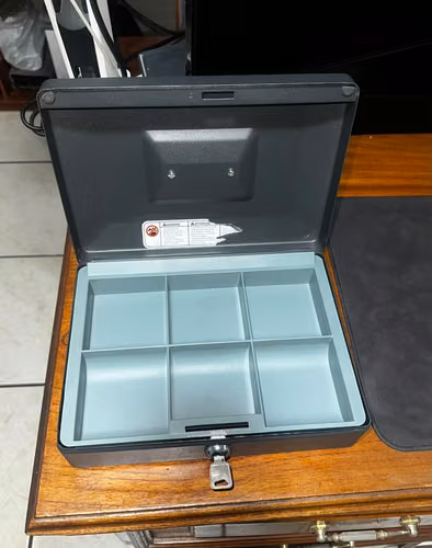 Caja para Dinero de 2.26 L