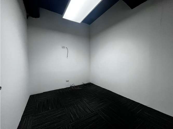  OFICINA EN RENTA – 78.01 M² | EDIFICIO ATLANTIS | ZONA 10 - Imagen 8