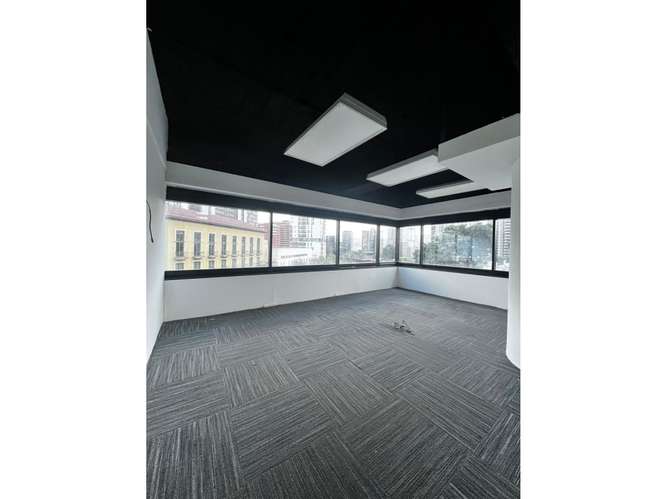  OFICINA EN RENTA – 78.01 M² | EDIFICIO ATLANTIS | ZONA 10 - Imagen 2