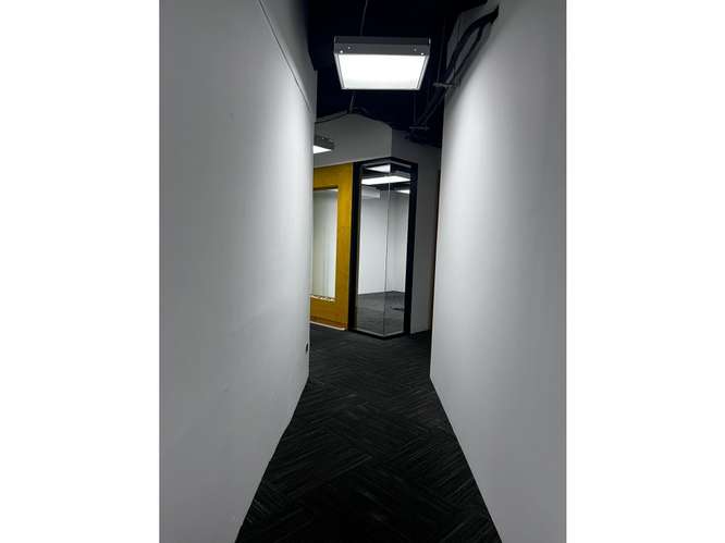  OFICINA EN RENTA – 78.01 M² | EDIFICIO ATLANTIS | ZONA 10 - Imagen 4