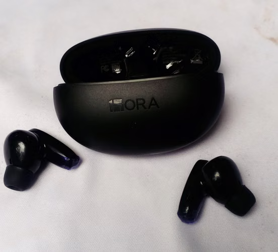 Audífonos Inalámbricos 1Hora AUT205 – Bluetooth 5.3, In-Ear con Luces LED y Control Táctil | Hasta 24 h con Estuche