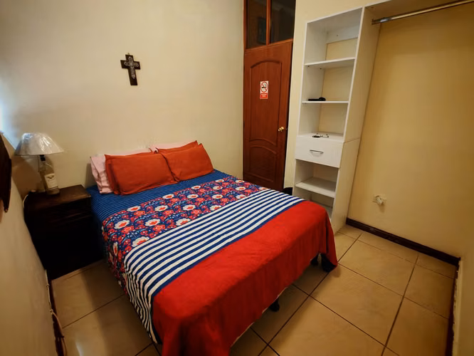 Alquilo habitación amueblada en casa totalmente equipada