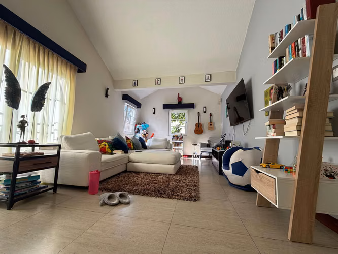 CASA EN VENTA EN CONDOMINIO Km 13.5 CAES | 317 m², jardín y pérgola