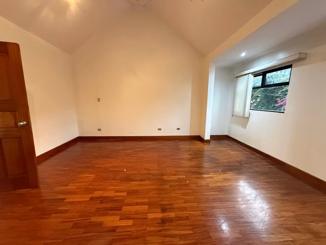 VENDO O ALQUILO CASA EN CONDOMINIO EL SOCORRO KM.13 CARRETERA A EL SALVADOR 