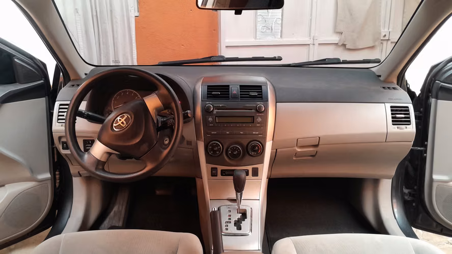 Toyota Corolla LE 2011
