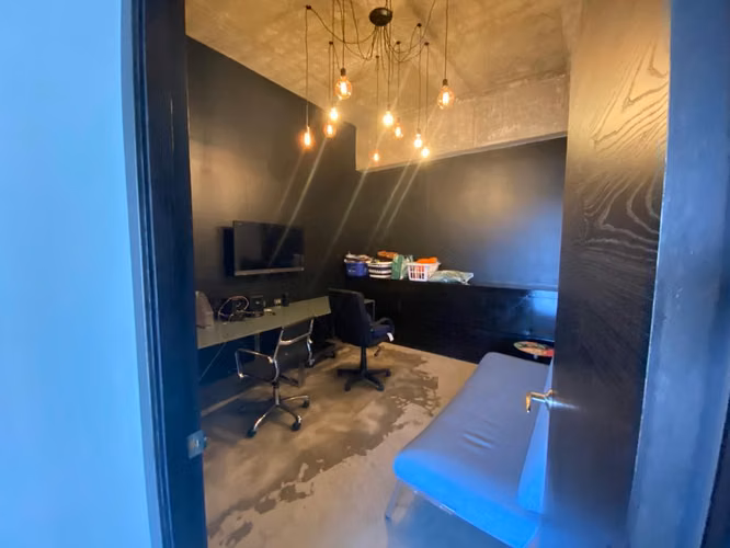 ESPECTACULAR Y MODERNA OFICINA EN VENTA ZONA 10, DESIGN CENTER