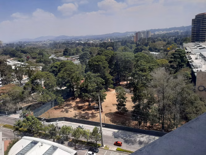 ESPECTACULAR Y MODERNA OFICINA EN VENTA ZONA 10, DESIGN CENTER