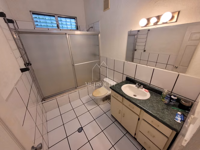 Se vende casa dentro de condominio con amplio terreno en escuintla direccion a Puerto Quetzal 