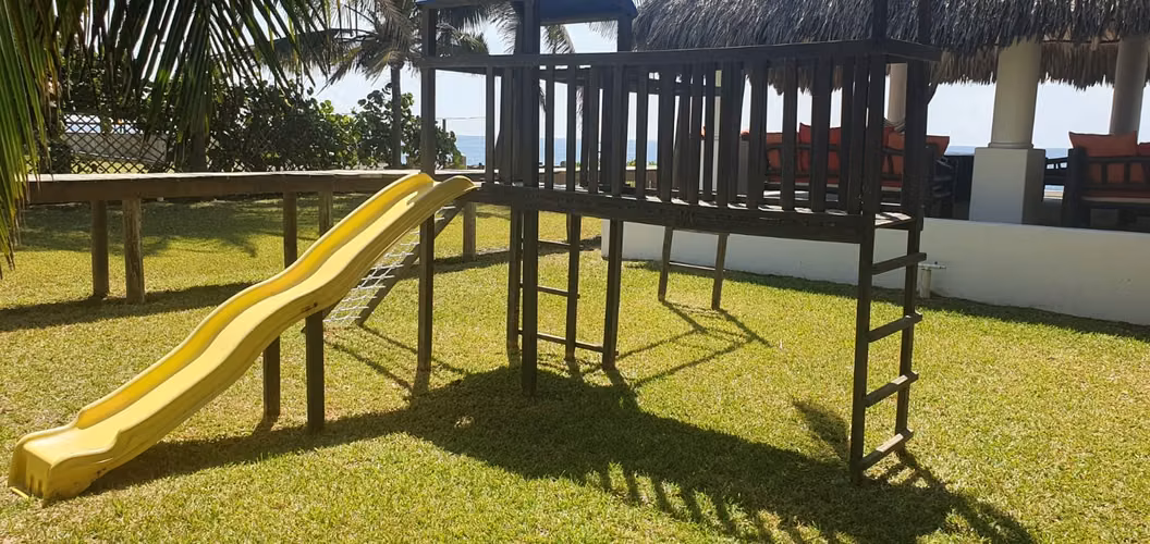 Casa de playa frente al mar establecida para renta
