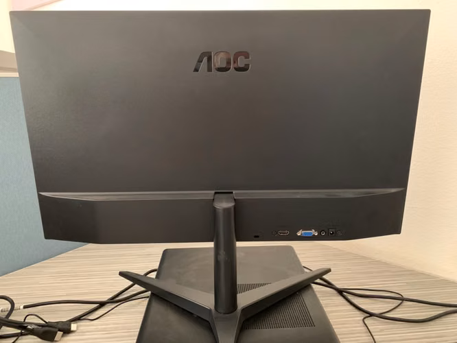 MONITOR AOC DE 23.6 pulgadas.