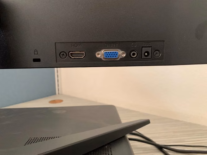 MONITOR AOC DE 23.6 pulgadas.