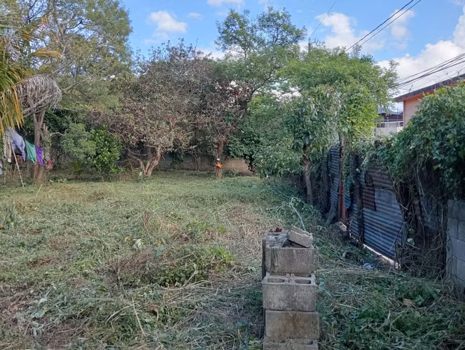 ¡Terreno Plano de 1,306 m² en Zona 21, Loma Blanca!