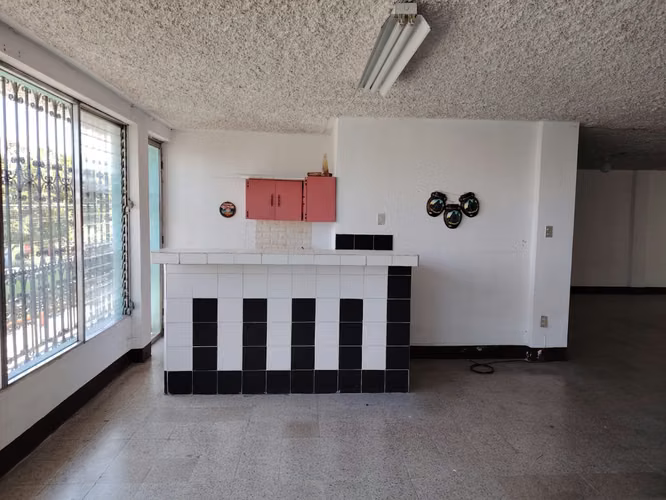 ¡Propiedad Comercial en Zona 17 con Renta de Q.11,000 Mensuales!