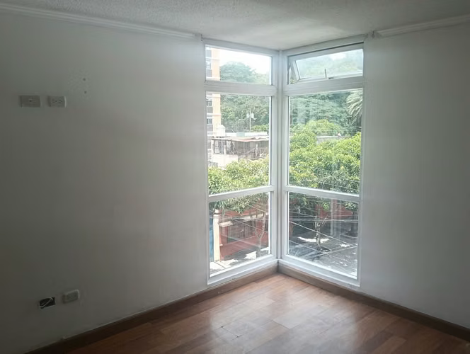 RENTO APTO ZONA 1, HISTORICO 1, REF.6943 *2 HAB, ESTUDIO, 2 BAÑOS, 1 PARQUEO, 70M2, Q.5,000*