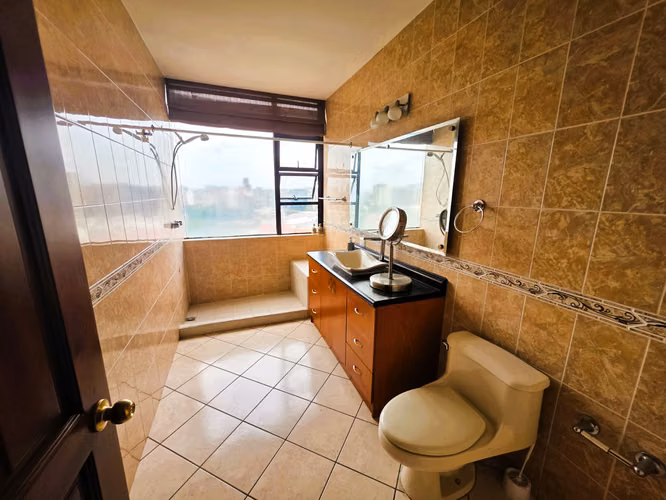 Apartamento en Alquiler – Condominio Milenia I, Zona 10 (Oakland) 