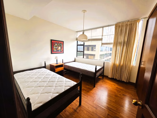 Apartamento en Alquiler – Condominio Milenia I, Zona 10 (Oakland) 