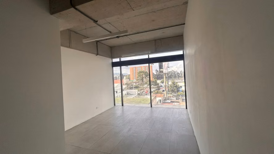Oficina en Alquiler en Edificio 0101, Zona 10! | Q3,640  