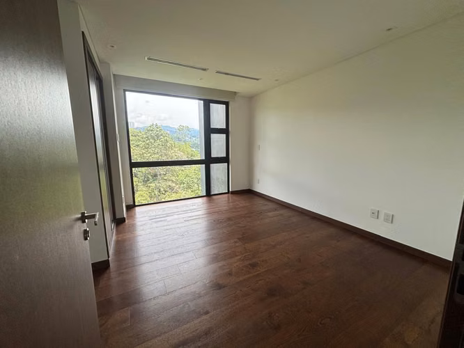 APARTAMENTO EN RENTA/VENTA CON AC| 280MT2 | 3PARQUEOS Y BODEGA | ZONA 15 VH2
