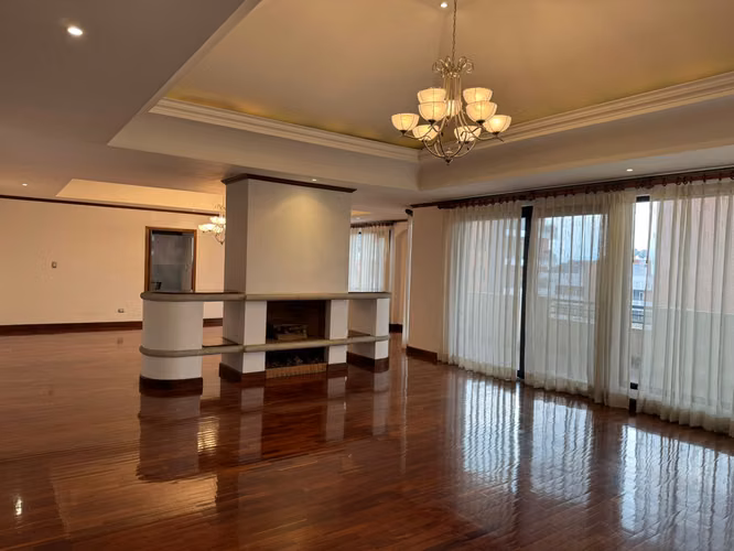 APARTAMENTO EN RENTA/VENTA EN ZONA 10 | 4HAB + ESTUDIO + SALA FAMILIAR + 4PARQ | 495MT2