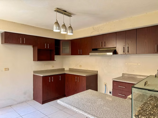 CASA EN VENTA EN VILLA NUEVA, JARDINES DE VERONA, CIUDAD SANTA CLAA